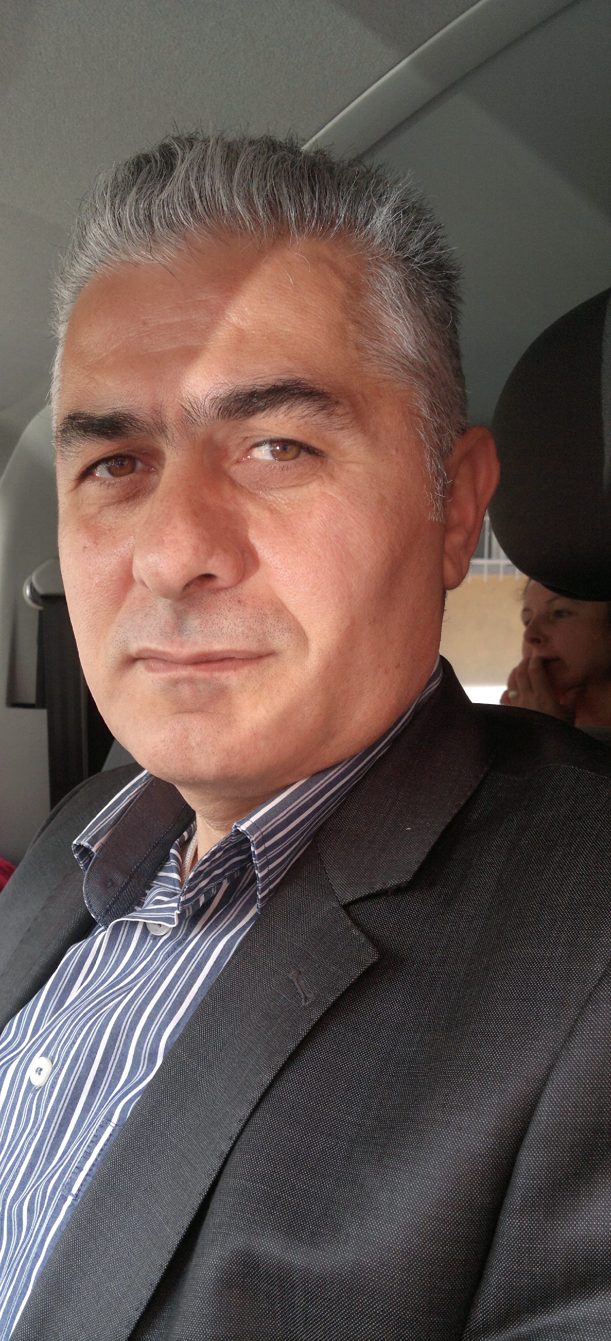 Nadir Esin